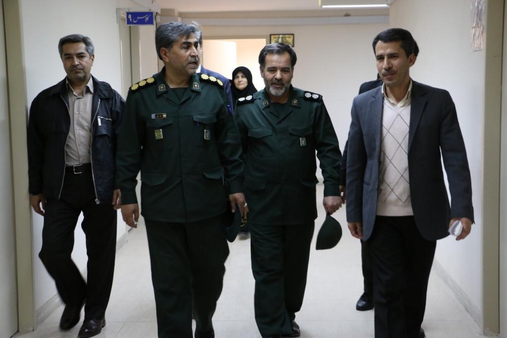 حضور فرمانده سپاه مراغه در معاونت آموزشی، پژوهشی و دانشجویی به مناسبت ایام دهه فجر