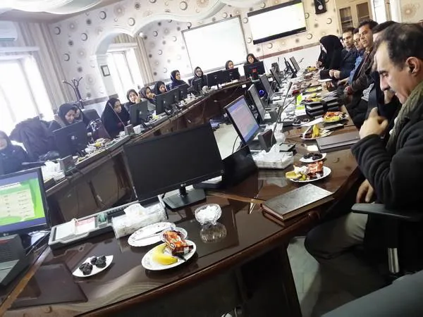 نحوه ی اجرای برنامه ملی خودمراقبتی و بسیج ملی تغذیه برای رابطین ادارات شهرستان مراغه توجیه شد