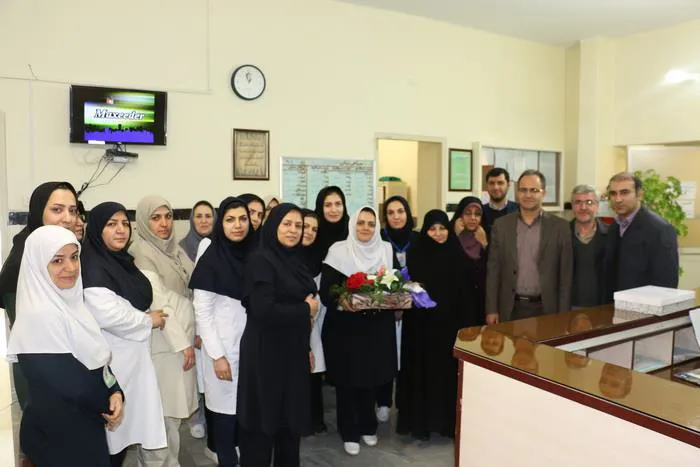 حضور سرپرست دانشکده در بیمارستانهای امیرالمومنین(ع) و شهید بهشتی مراغه برای تبریک روز پرستار