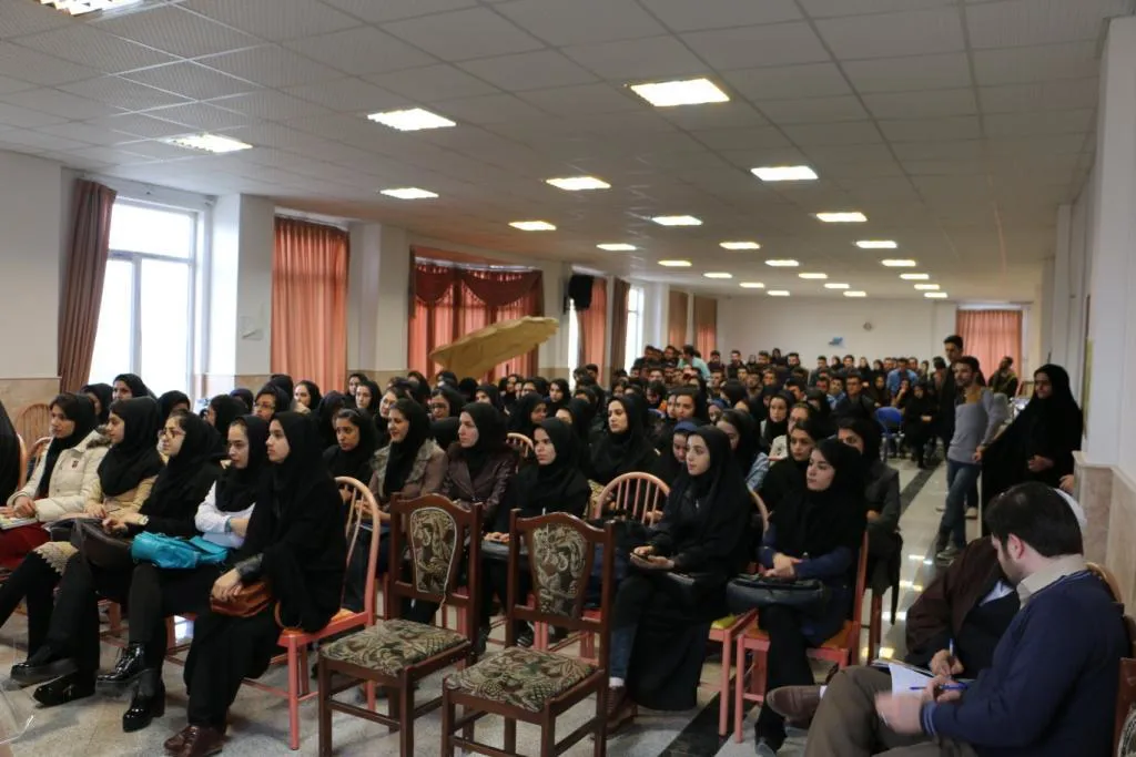 جلسه پرسش و پاسخ دانشجویان با مسئولین معاونت آموزشی، پژوهشی و دانشجویی در دانشکده برگزار شد