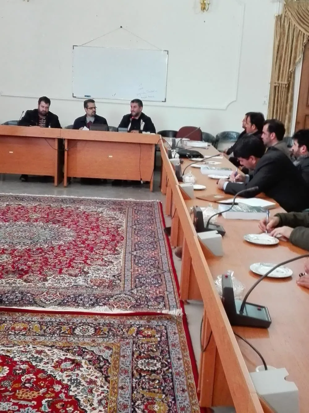 جلسه آموزشی با محوریت سلامت در روستا برای دهیاران روستاهای تابعه شهرستان مراغه برگزار گردید 