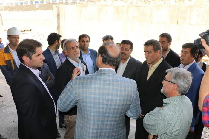 بازدید نایب رئیس اول مجلس شورای اسلامی و نماینده معین مراغه از روند پیشرفت مرکز آموزشی درمانی سینا 