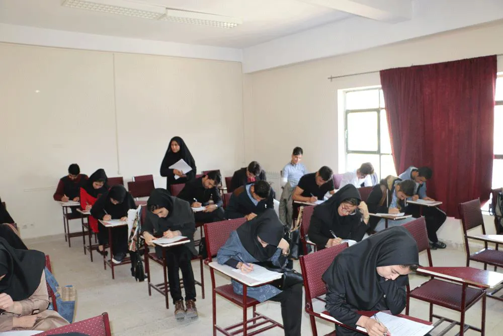 انجمن علمی دانشجویی ماراویا به مناسبت هفته کتاب و کتابخوانی مسابقه کتابخوانی برگزار کرد