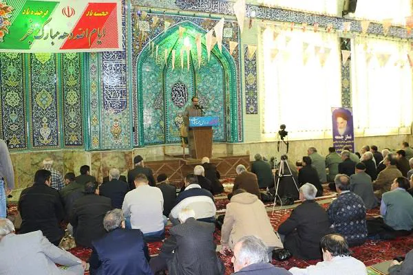 سخنرانی رئیس دانشکده پیش از خطبه های نماز جمعه به مناسبت ایام الله دهه فجر