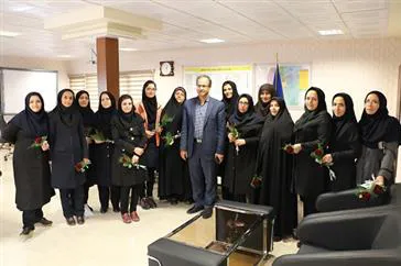 در آغازین روز هفته زن / رئیس دانشکده با جمعی از بانوان شاغل در دانشکده دیدار کرد