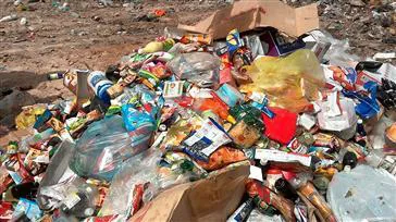 2000کیلوگرم مواد غذائی فاسد و غیر مجاز معدوم شد