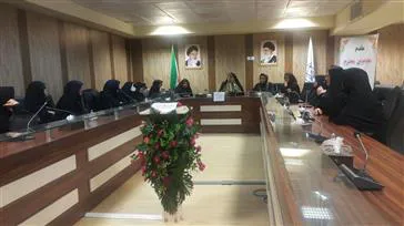 همزمان با دهه مبارکه فجر/جلسه حلقه های تربیتی صالحین حضرت فاطمه الزهراء با حضور خواهران بسیجی بازنشسته دانشکده برگزار شد
