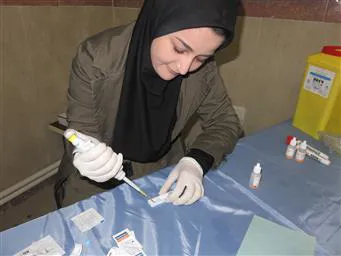 مشارکت کارکنان ستاد معاونت بهداشتی در کمپین (( من آزمایش ایدز می دهم )) 