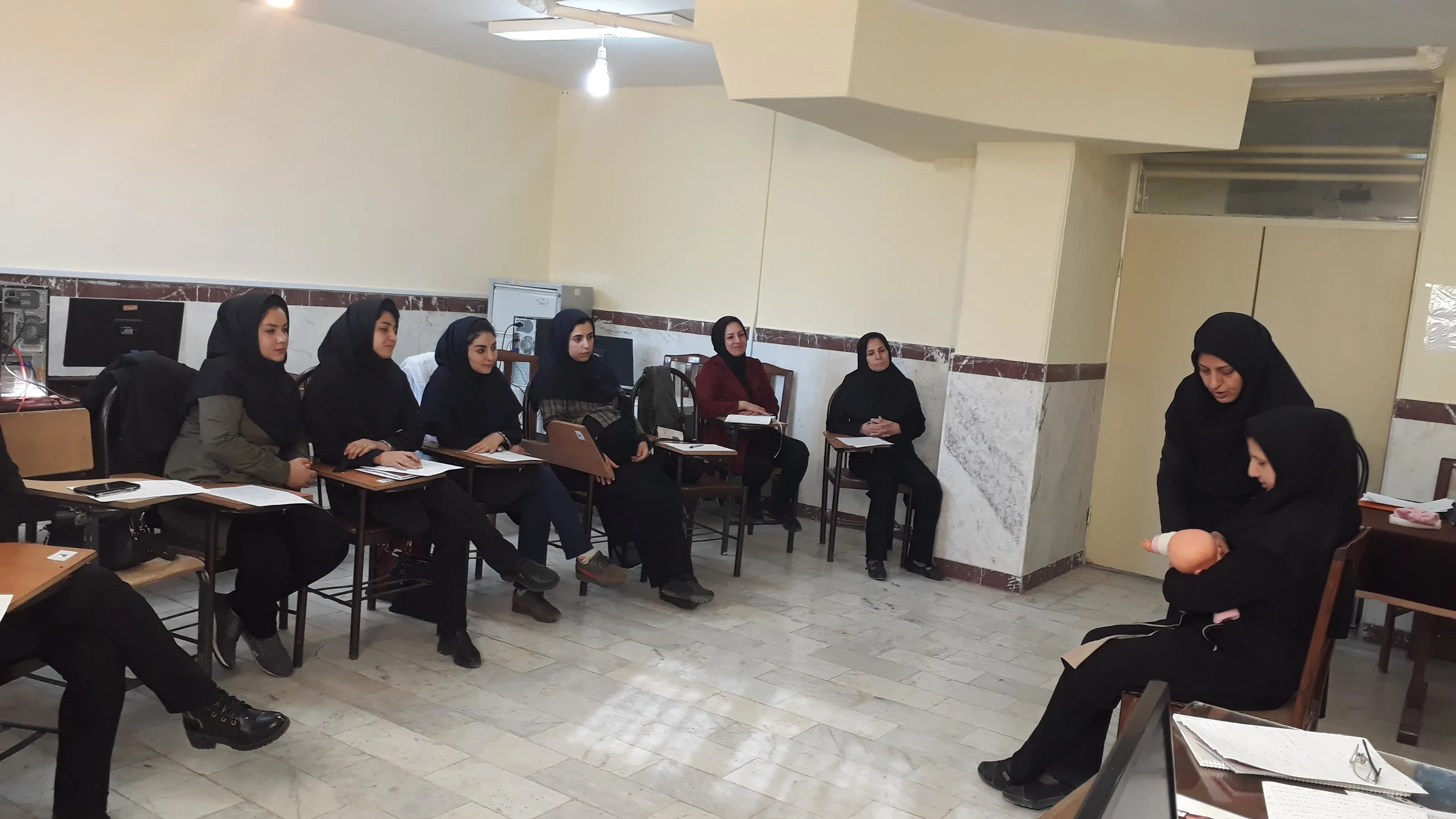 جلسه آموزشی ترویج تغذیه با شیر مادر  برای کارشناسان تغذیه برگزار شد