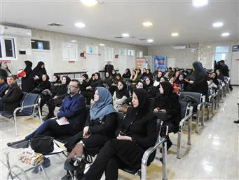 از مادران موفق و ماماهای فعال در انجام زایمان طبیعی تقدیر شد