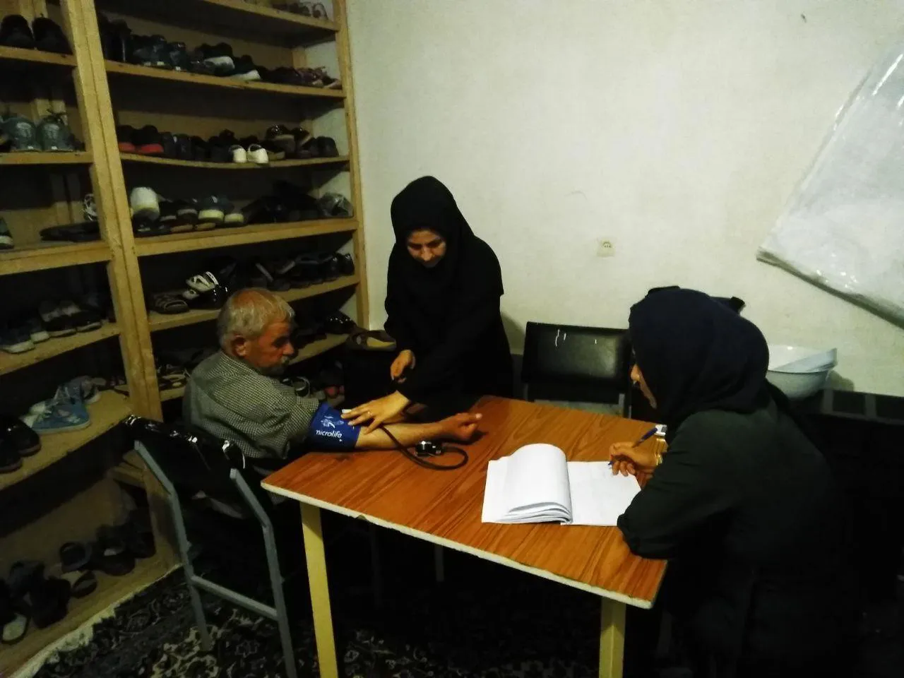 همزمان با لیالی قدر ، فشار خون 100 نفر از اهالی روستای قره برقع اندازه گیری گردید .