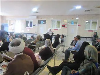 آموزش عمومی در خصوص روز جهانی مبارزه با مواد مخدر در محل درمانگاه تخصصی مرکز آموزشی درمانی شهید دکتر بهشتی مراغه