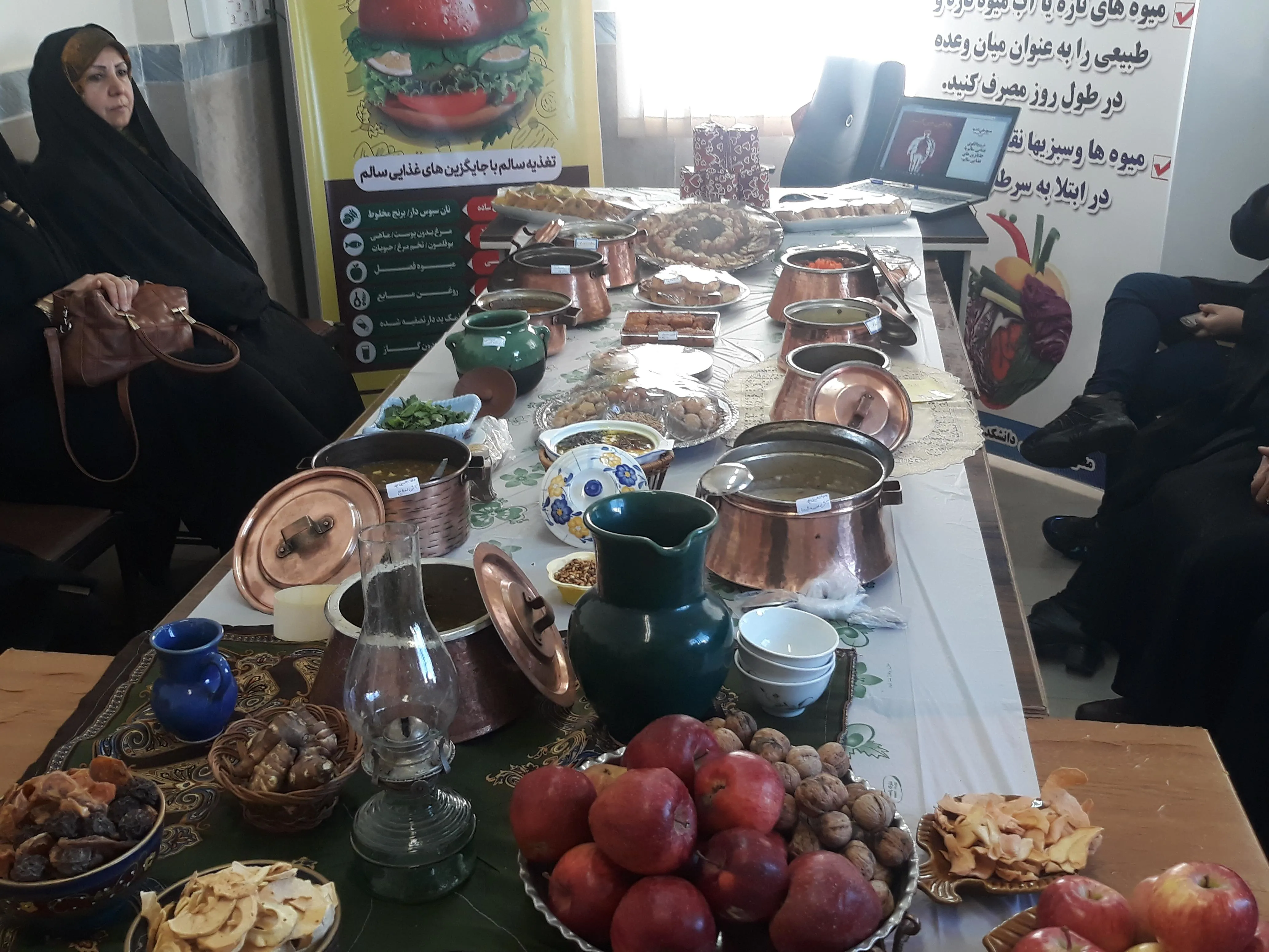 جشنواره ترویج غذای سالم در مرکز بهداشت داش آتان برگزار گردید .