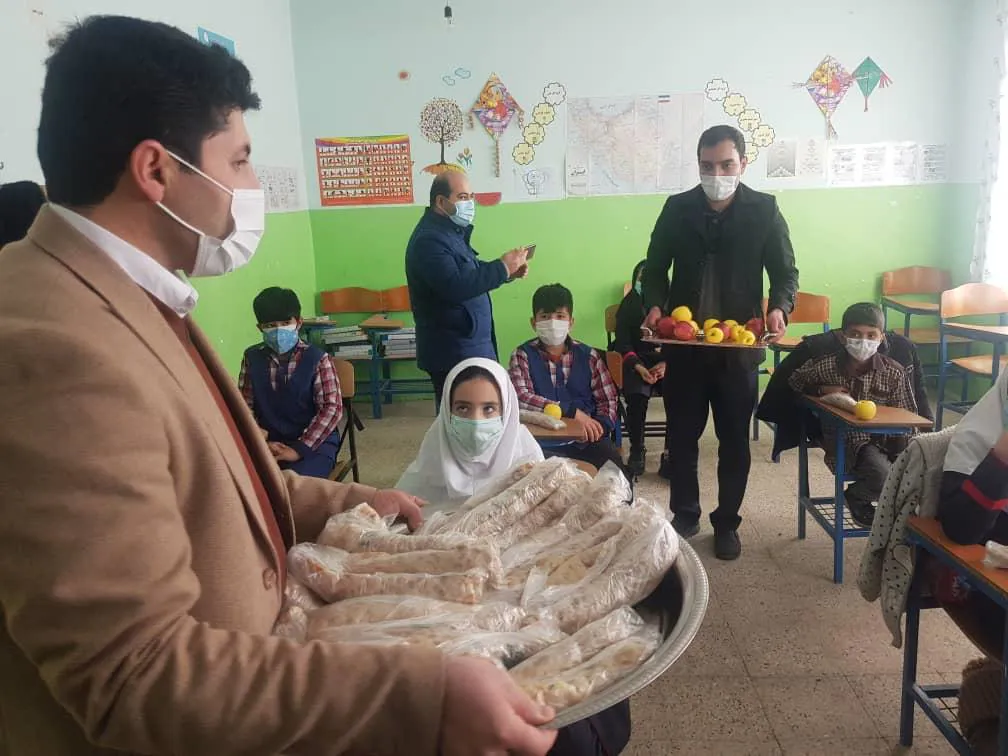  مراسم صبحانه سالم  در مدرسه ابتدایی 15 خرداد برگزار گردید .
