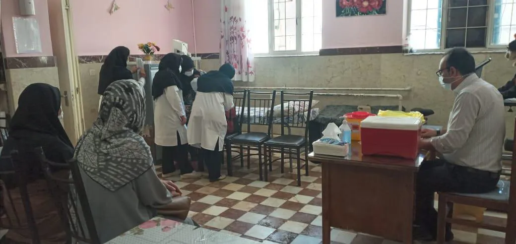 انجام واکسیناسیون تکمیلی کرونا در مرکز پردیس شهرستان مراغه