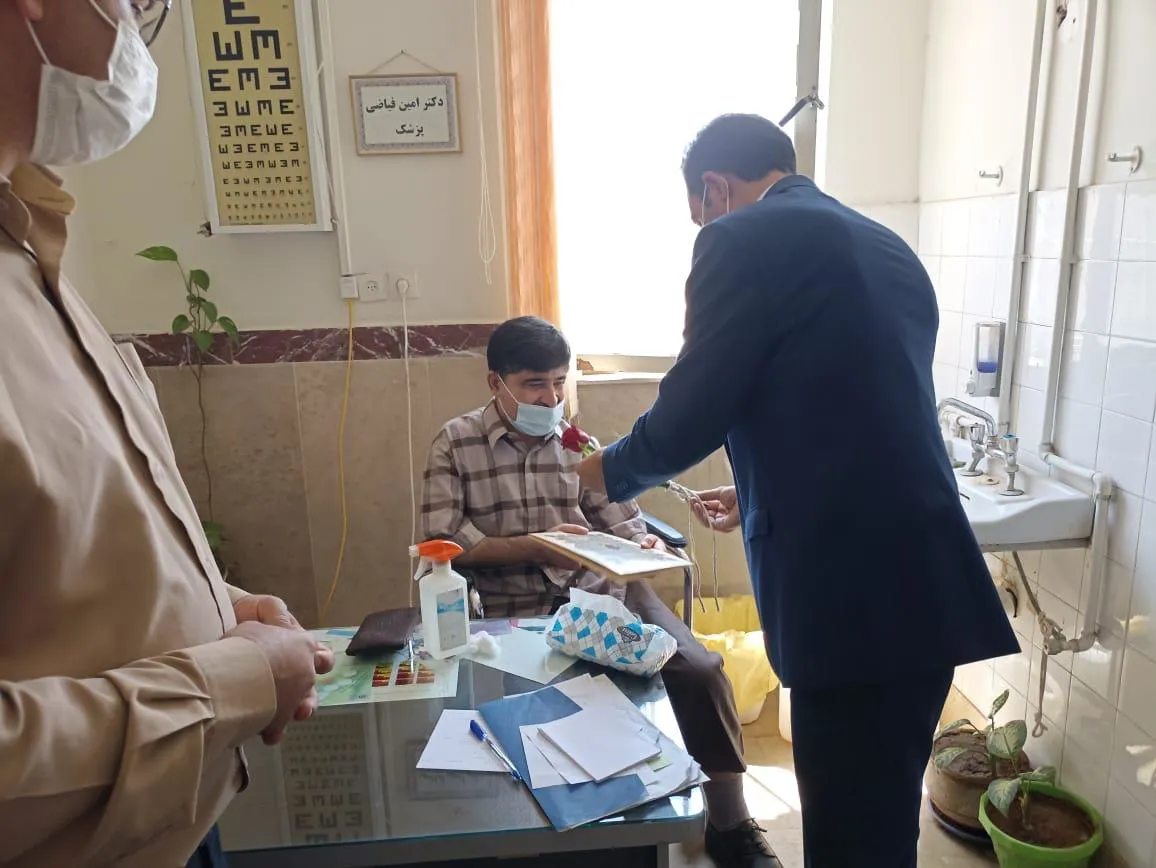 تقدیر معاون بهداشتی از پزشکان شاغل در حوزه بهداشت 
