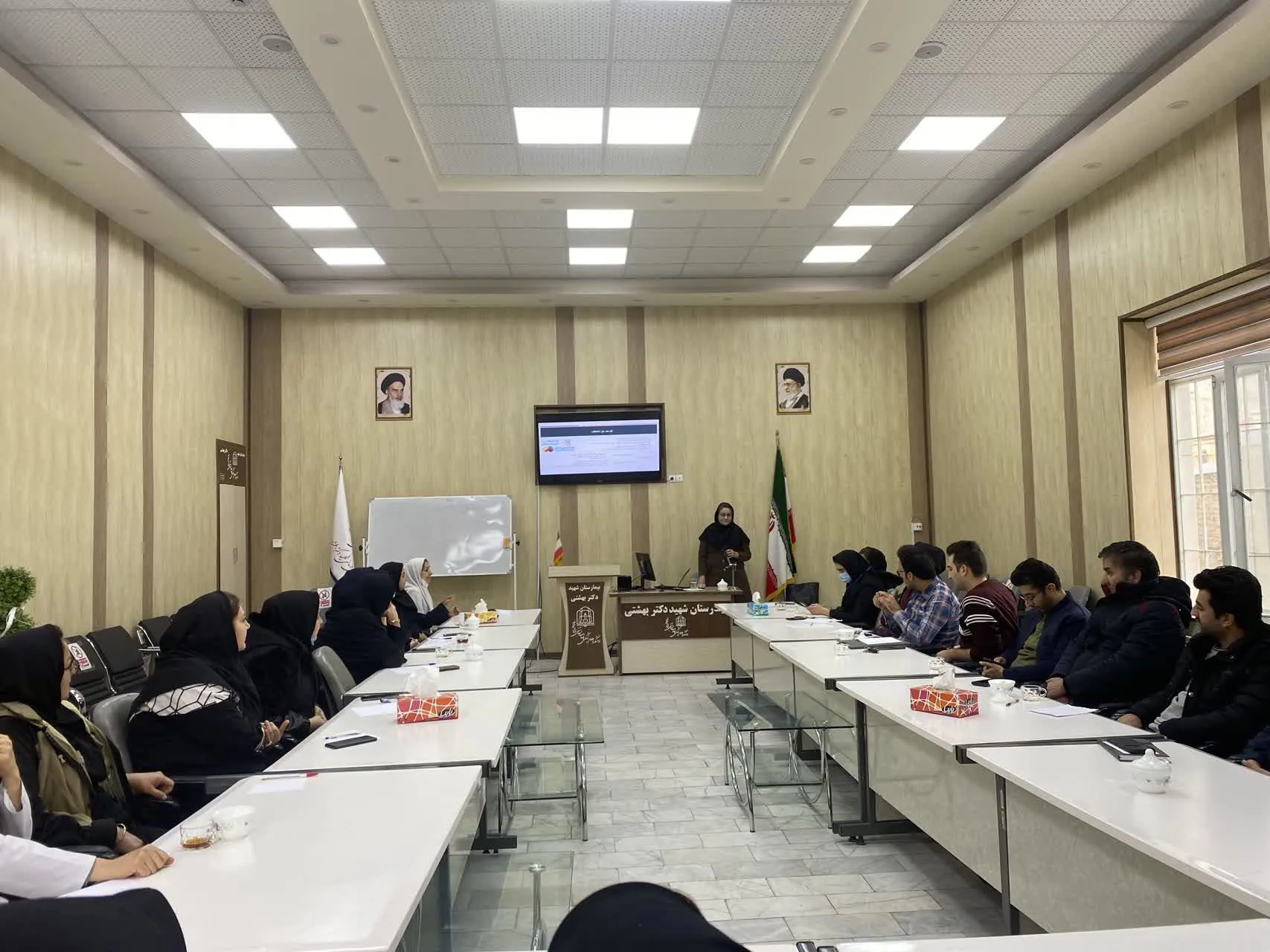 برگزاری کارگاه آموزشی ارتباط موثر  برای کارکنان اداری 