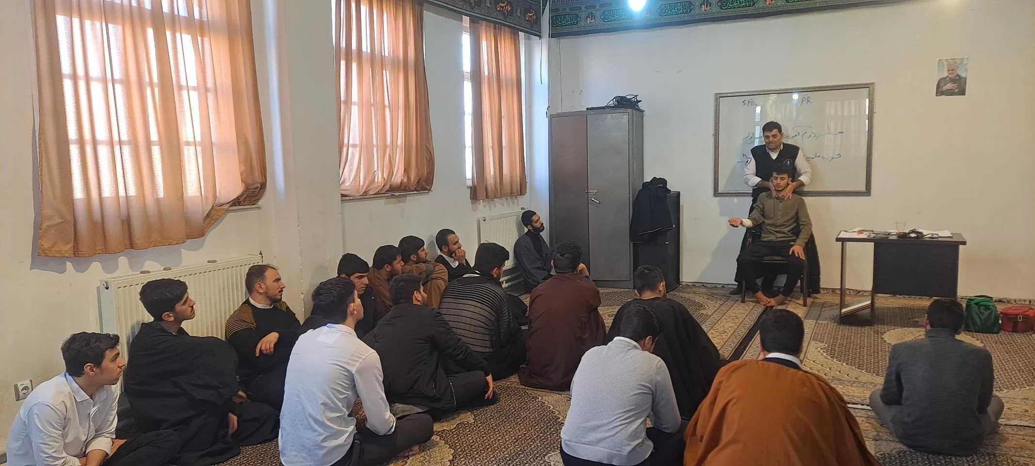 برگزاری دوره های تربیت سفیران سلامت طلبه در حوزه های علمیه شهرستان توسط گروه آموزش وارتقای سلامت