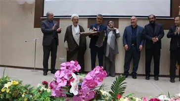 از مقام آوران کشوری و دانشگاهی بیست و یکمین جشنواره قرآن و عترت تجلیل شد