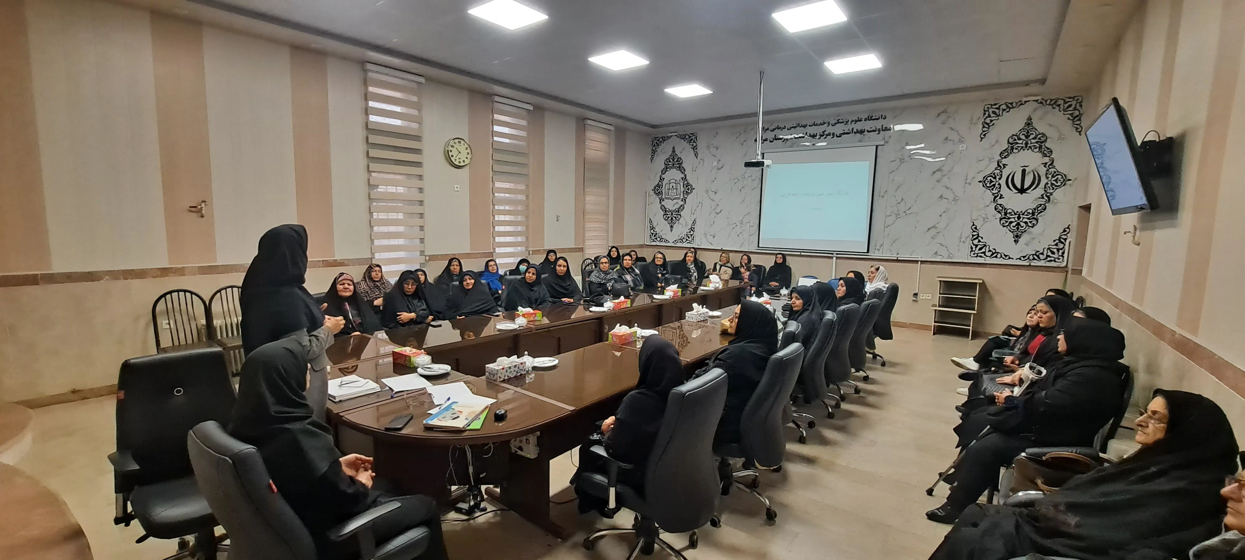 برگزاری دوره آموزشی تربیت رابط مربی از بین رابطین منتخب مراکز وپایگاههای شهری شهرستان مراغه