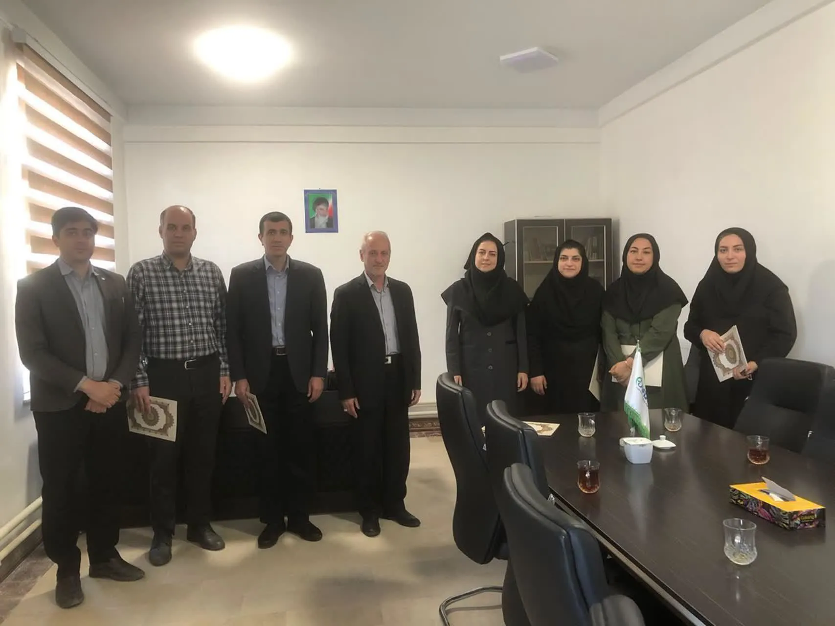 دکتر مجتهدی به مناسبت 24 مهرماه و روز جهانی غذا از کارشناسان اداره نظارت بر مواد خوراکی آشامیدنی و بهداشتی تقدیر کردد