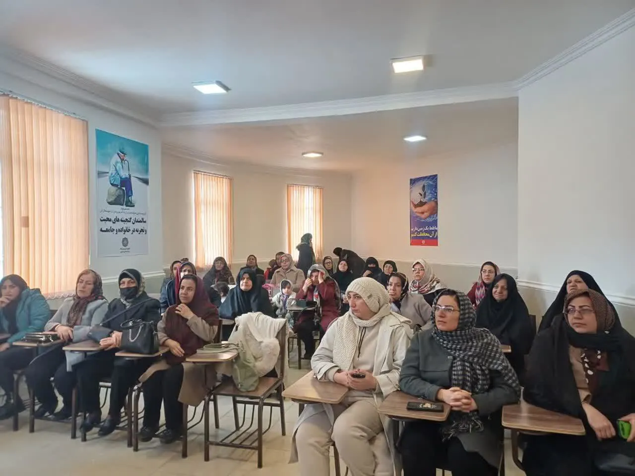برگزاری کارگاه آموزشی اصلاح سبک زندگی جوانان با تاکید بر خودمراقبتی وپیشگیری از آسیبهای اجتماعی