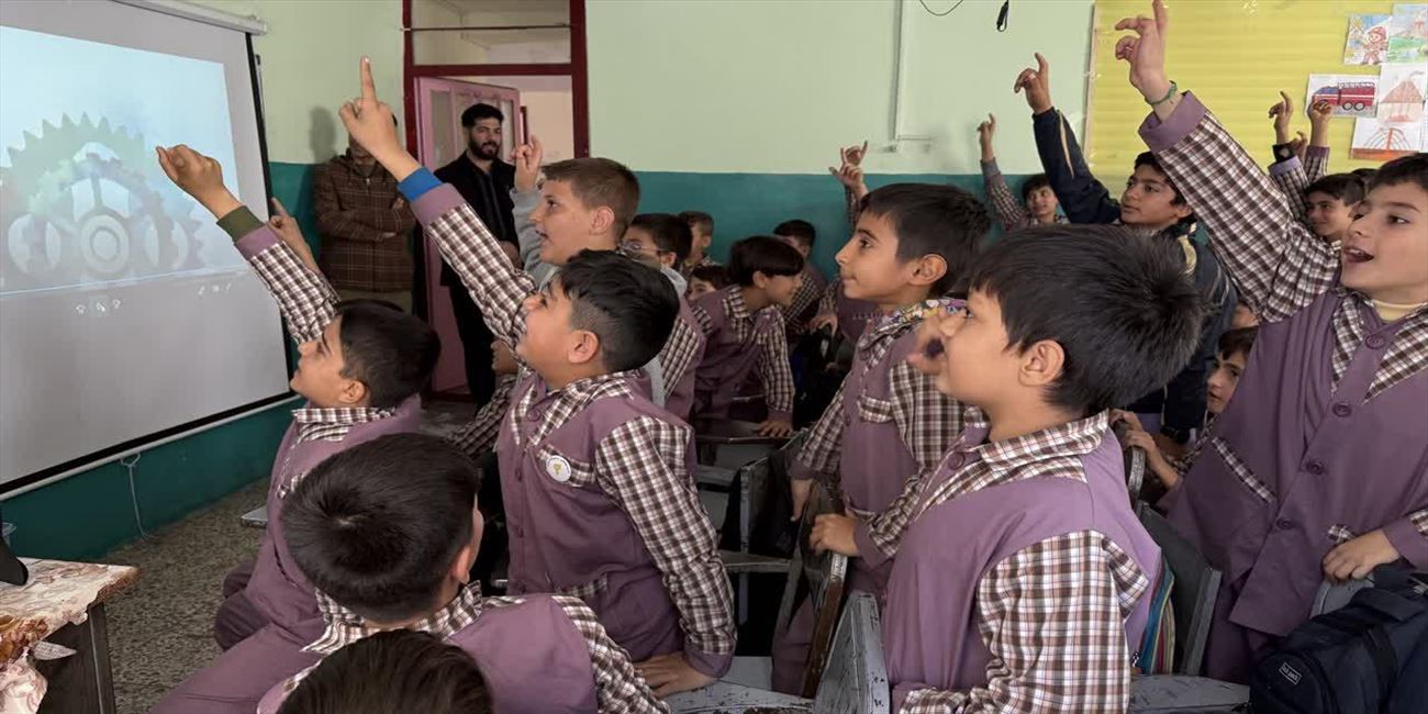 نخستین اکران فیلم‌های آموزشی در مدرسه طالقانی پهرآباد